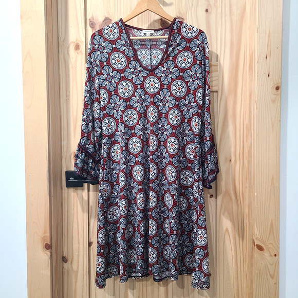 Max Studio Dresses & Skirts - Max Studio Medallion Geometric Bell Sleeve Stretch Midi Boho 60s Dress Size L